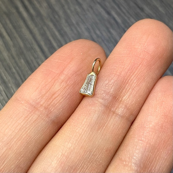 .35CT Tapered Step Cut Diamond Pendant Charm in solid 14k Yellow Gold - Picture 2 of 4